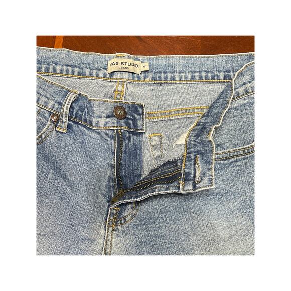 Max Studio Womens Capri Jeans Size 4 Stretch Light Wash Denim Spring Summer - Picture 3 of 9
